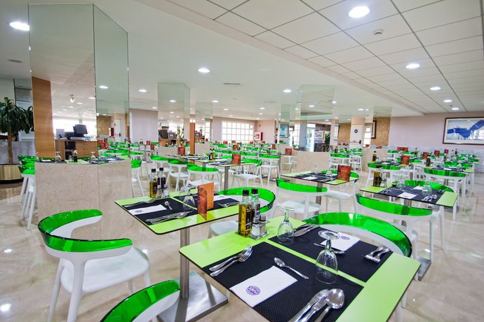 Imagen del bar/restaurante del Hotel Servigroup Calypso. Foto 2
