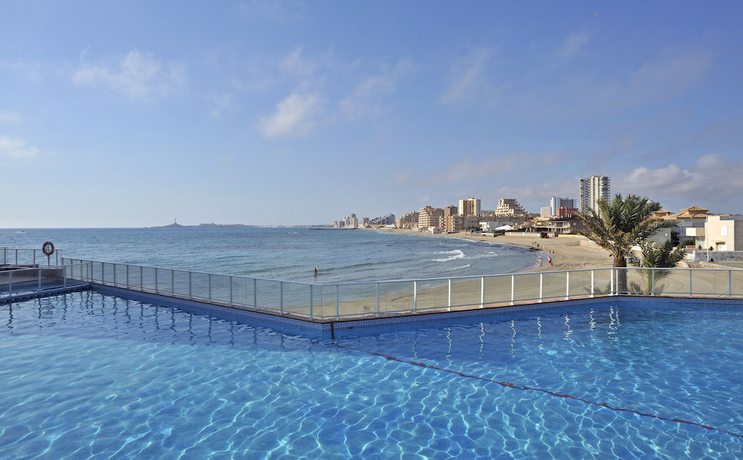 Imagen de la piscina del Hotel Servigroup Galua. Foto 19