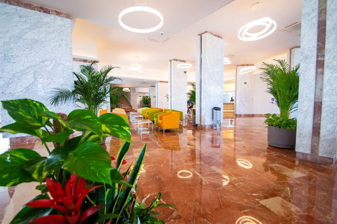 Imagen de los interiores del Hotel Servigroup Koral Beach. Foto 16