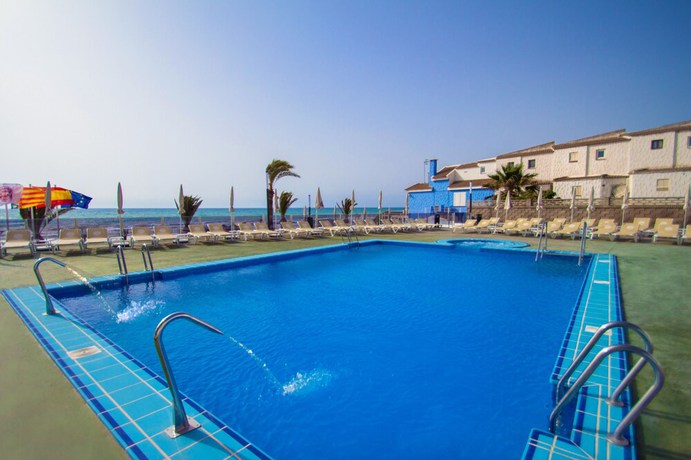 Imagen de la piscina del Hotel Servigroup Koral Beach. Foto 19