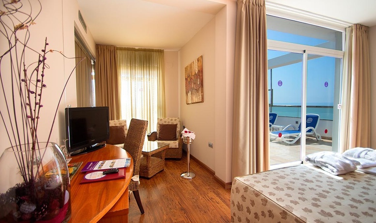 Imagen de la habitación del Hotel Servigroup Marina Playa, Moj&aacute;car. Foto 4