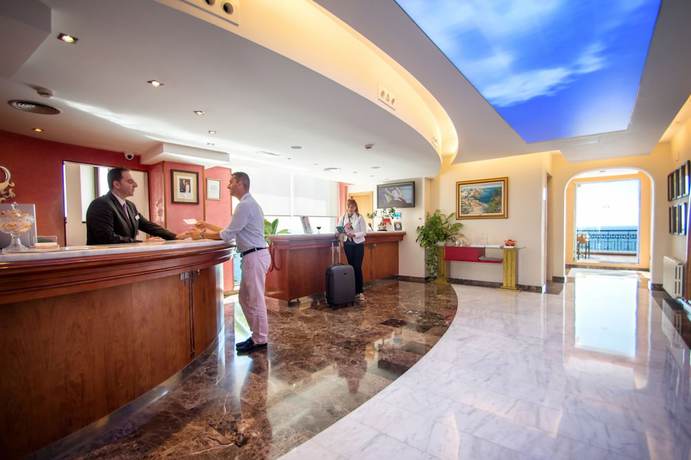 Imagen de los interiores del Hotel Servigroup Montiboli. Foto 17