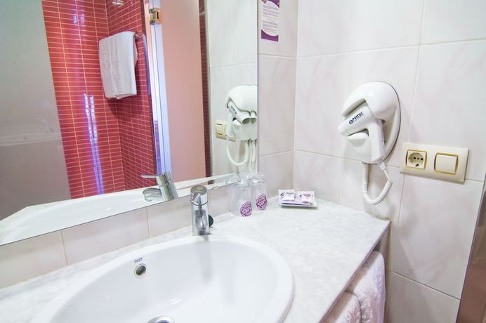 Imagen de la habitación del Hotel Servigroup Orange. Foto 6