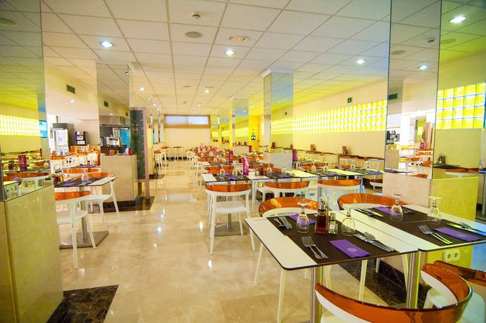 Imagen del bar/restaurante del Hotel Servigroup Orange. Foto 2