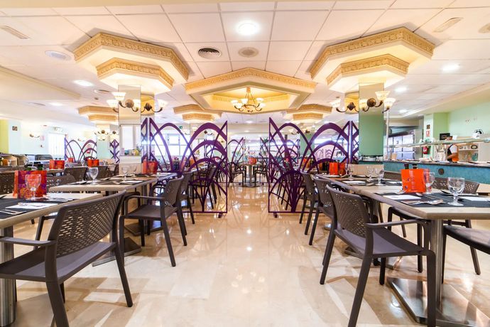 Imagen del bar/restaurante del Hotel Servigroup Rialto. Foto 2