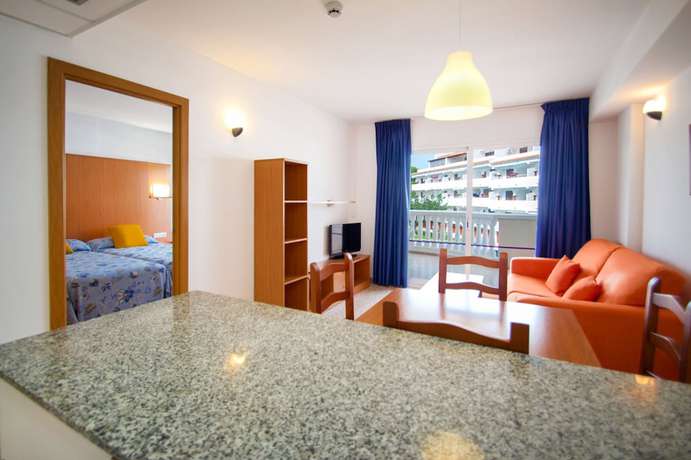 Imagen de la habitación del Hotel Servigroup Romana. Foto 4