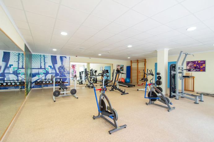 Imagen de los interiores del Hotel Servigroup Romana. Foto 14