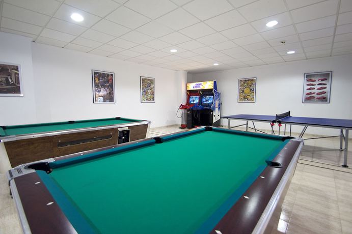 Imagen de los interiores del Hotel Servigroup Romana. Foto 15