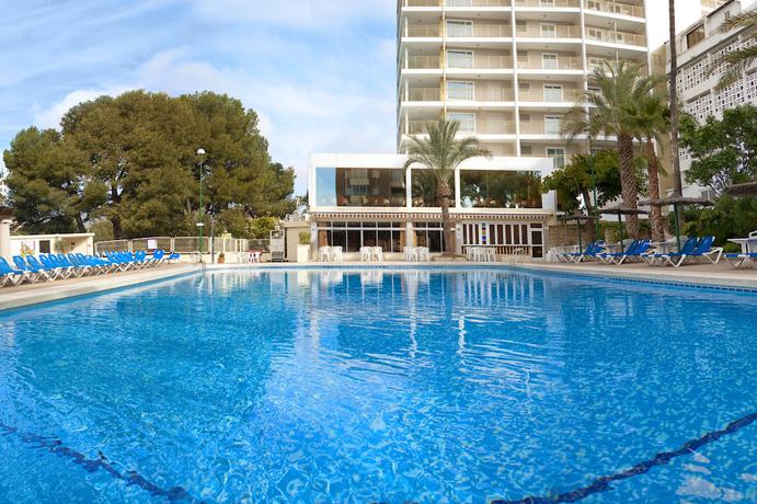 Imagen de la piscina del Hotel Servigroup Torre Dorada. Foto 9