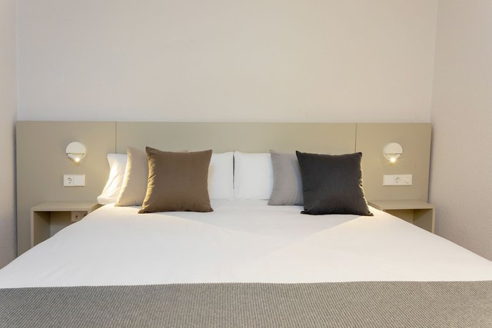 Imagen de la habitación del Hotel Ses Eufabietes Apartments and Restaurant. Foto 5