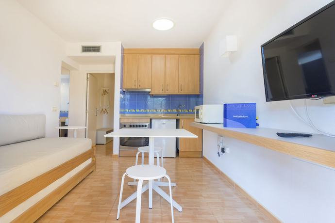 Imagen de la habitación del Hotel Ses Eufabietes Apartments and Restaurant. Foto 11