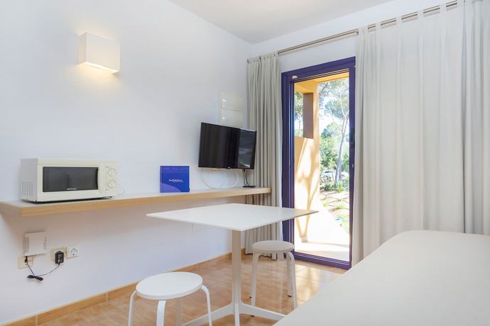 Imagen de la habitación del Hotel Ses Eufabietes Apartments and Restaurant. Foto 14