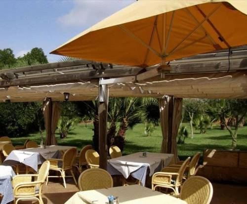 Imagen del bar/restaurante del Hotel Ses Rotes Velles - Petit Hotel. Foto 9