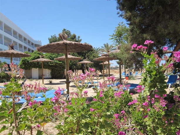 Imagen de los exteriores del Hotel Ses Savines. Foto 8