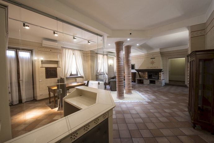 Imagen de los interiores del Hotel Sesmones. Foto 13