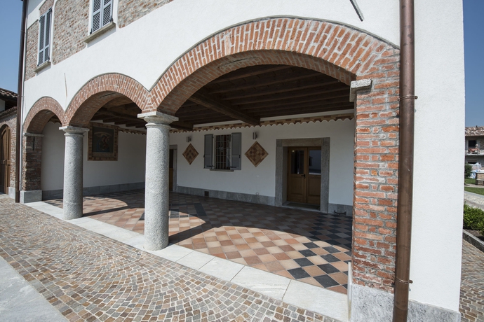 Imagen de los exteriores del Hotel Sesmones. Foto 9