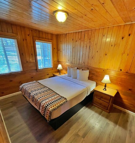 Imagen general del Hotel Sessions Retreat and. Foto 4