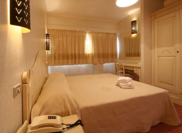 Imagen de la habitación del Hotel Setar. Foto 11