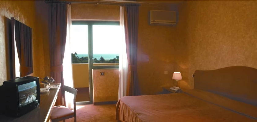 Imagen de la habitación del Hotel Setar. Foto 12