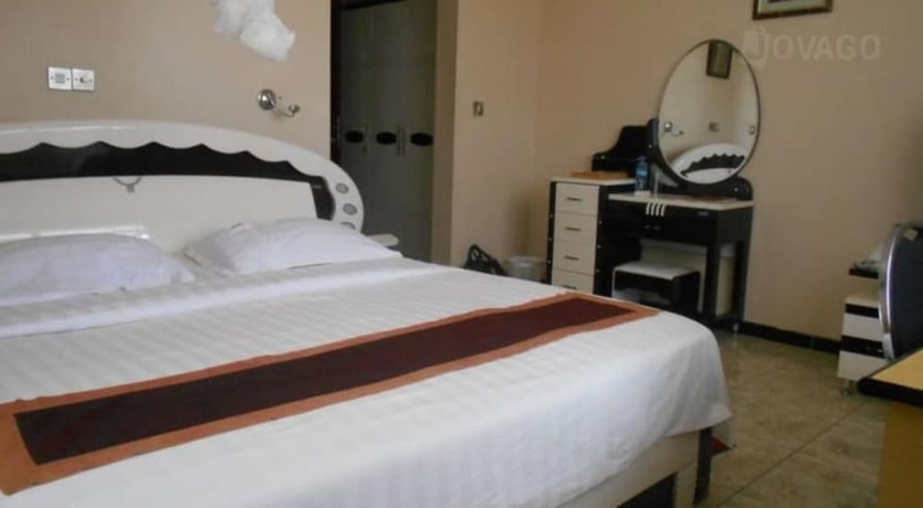 Imagen de la habitación del Hotel Setavin. Foto 17