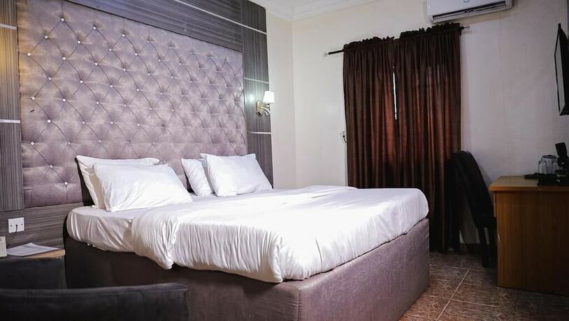 Imagen de la habitación del Hotel Seth. Foto 9