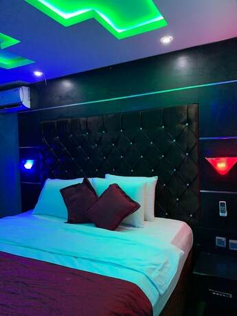 Imagen de la habitación del Hotel Seth. Foto 11