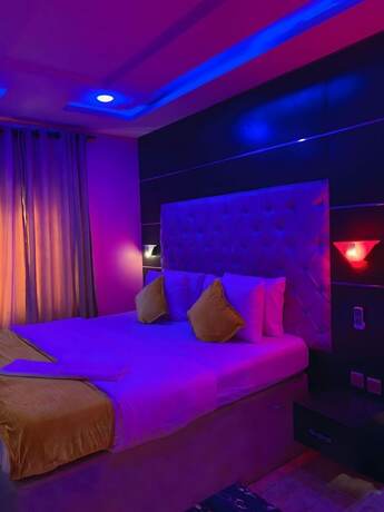 Imagen de la habitación del Hotel Seth. Foto 13