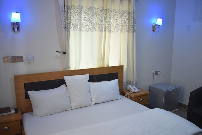 Imagen de la habitación del Hotel Seth. Foto 12