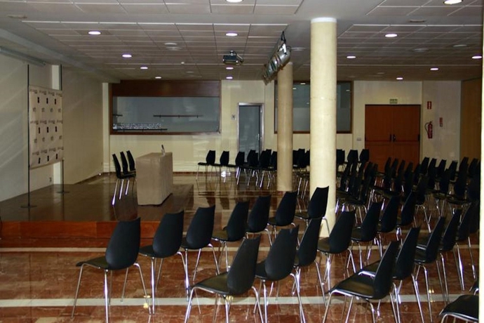 Imagen general del Hotel Seth Port Ciutadella. Foto 13