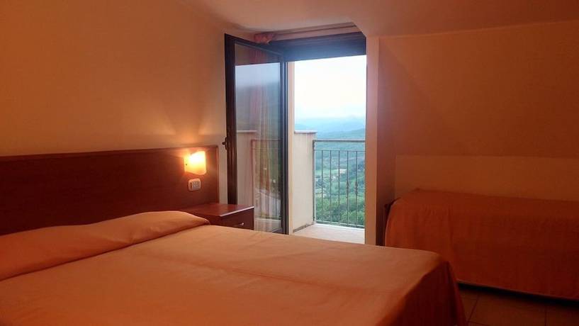 Imagen de la habitación del Hotel Sette e Mezzo. Foto 10