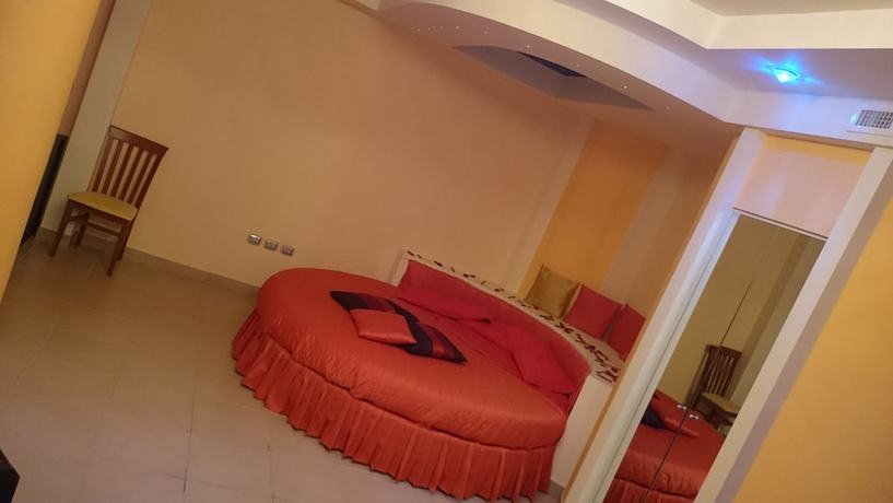 Imagen de la habitación del Hotel Sette e Mezzo. Foto 15