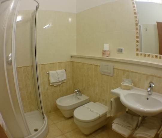 Imagen de la habitación del Hotel Sette e Mezzo. Foto 16