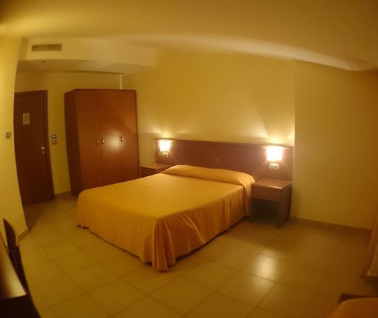 Imagen de la habitación del Hotel Sette e Mezzo. Foto 19