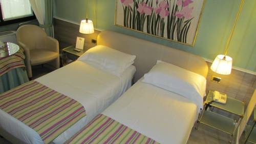 Imagen de la habitación del Hotel Settimotel. Foto 15