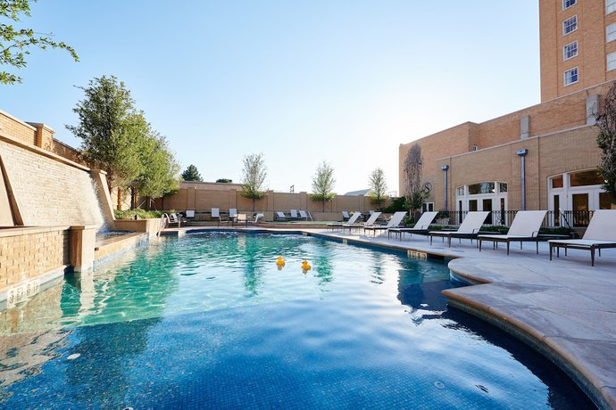 Imagen de la piscina del Hotel Settles. Foto 18