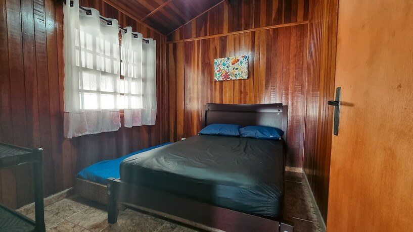 Imagen general del Hotel Seu Chal&eacute; na praia! SPA com Hidro Aquecida, Fogueira, Piscina, Bilhar. Foto 5