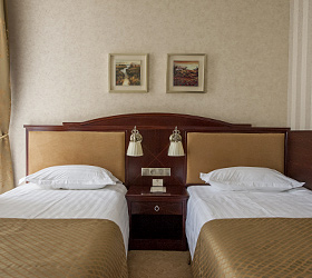 Imagen de la habitación del Hotel Sevan Plaza. Foto 5
