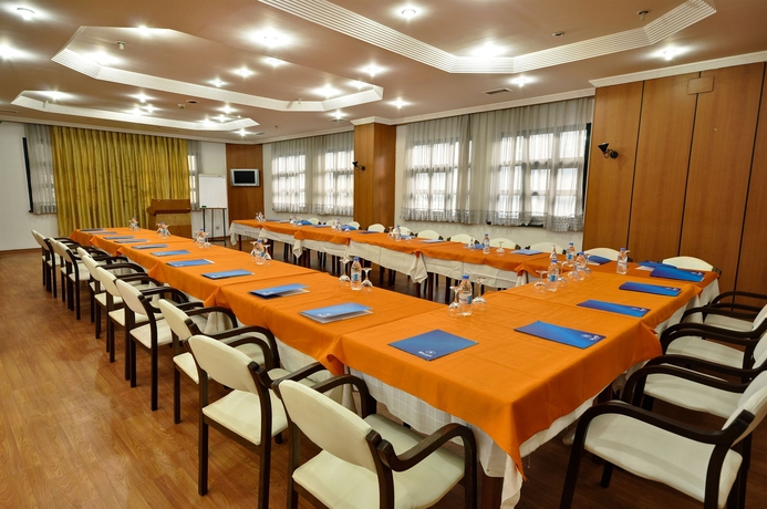 Imagen de los interiores del Hotel Sevcan. Foto 10