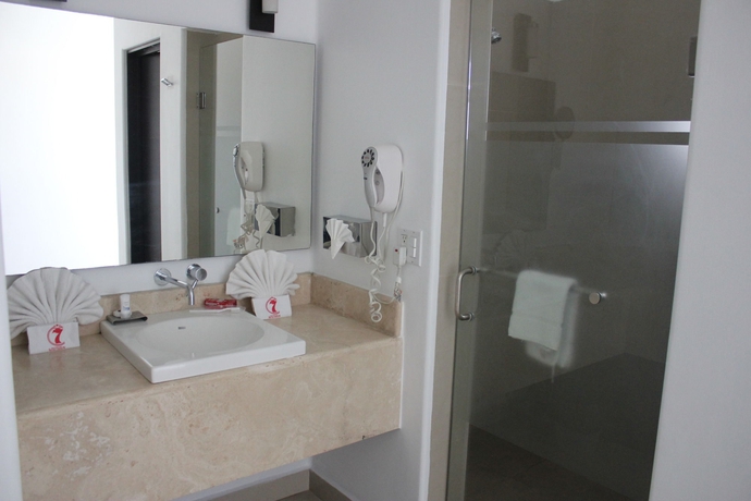Imagen de la habitación del Hotel Seven Crown Express & Suites. Foto 4