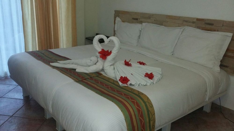 Imagen de la habitación del Hotel Seven Crown Express & Suites. Foto 7