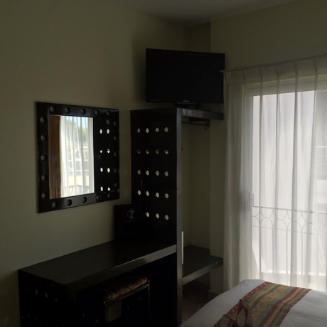 Imagen de la habitación del Hotel Seven Crown Express & Suites. Foto 8