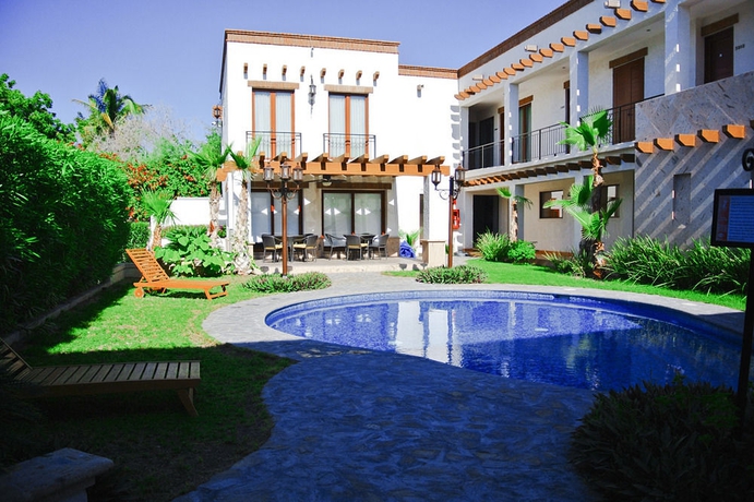 Imagen de la piscina del Hotel Seven Crown La Paz Centro Histórico. Foto 13