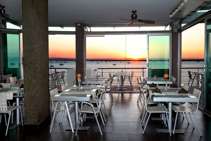Imagen del bar/restaurante del Hotel Seven Crown La Paz Malecon. Foto 5
