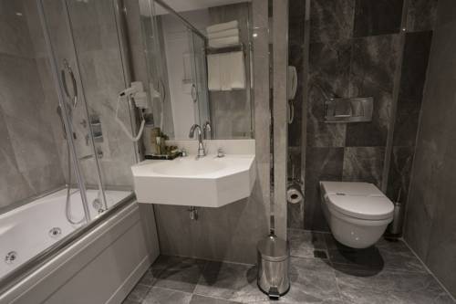 Imagen de la habitación del Hotel Seven Deep. Foto 5