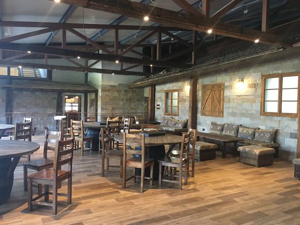 Imagen del bar/restaurante del Hotel Seven Generations Winery Hotel and SPA. Foto 2