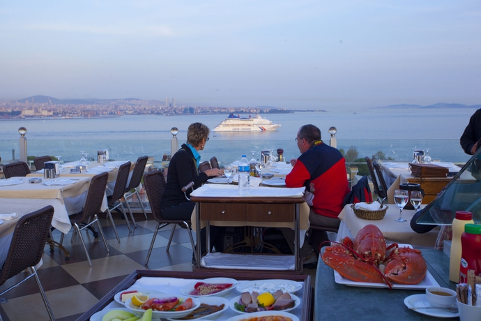 Imagen del bar/restaurante del Hotel Seven Hills - Special Class. Foto 6