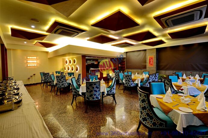 Imagen del bar/restaurante del Hotel Seven Hills Tower. Foto 12