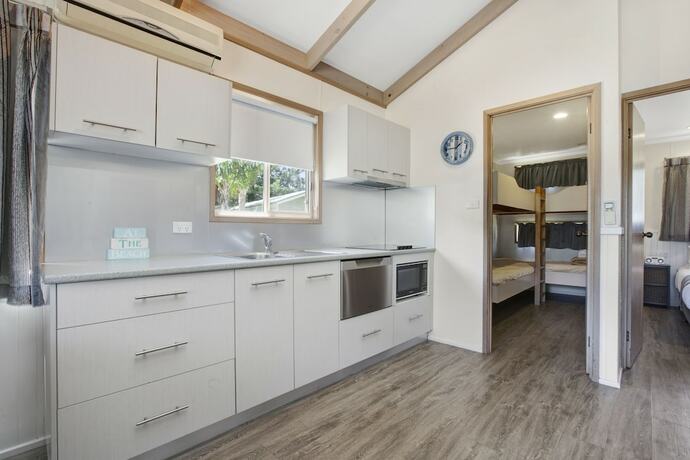 Imagen de la habitación del Hotel Seven Mile Beach Holiday Park. Foto 18