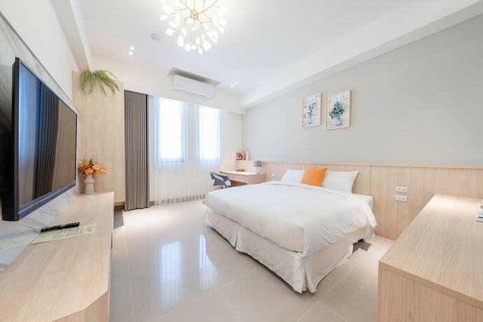 Imagen de la habitación del Hotel Seven Nights. Foto 17