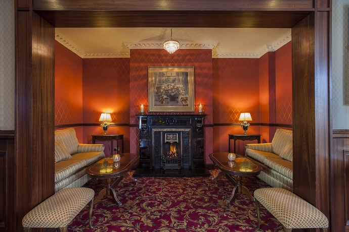 Imagen de los interiores del Hotel Seven Oaks. Foto 19